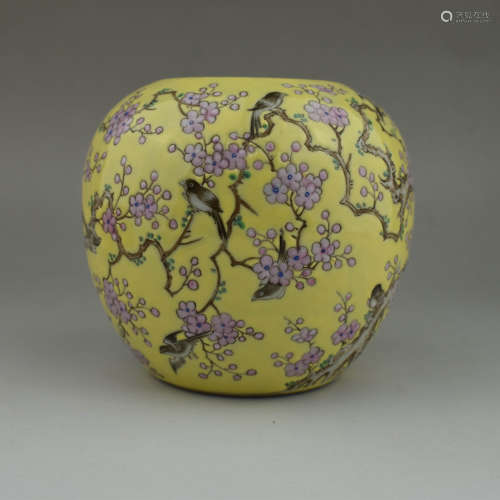 A Yellow Ground Bird-and-flower Porcelain Water Pot