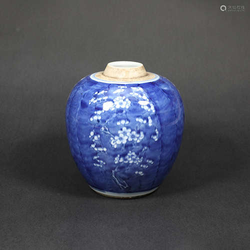 A Blue and White Plum Blossoms Porcelain Jar