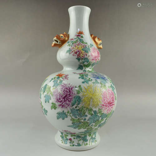 A Floral Porcelain Gourd-shaped Vase with Double Beast Ears