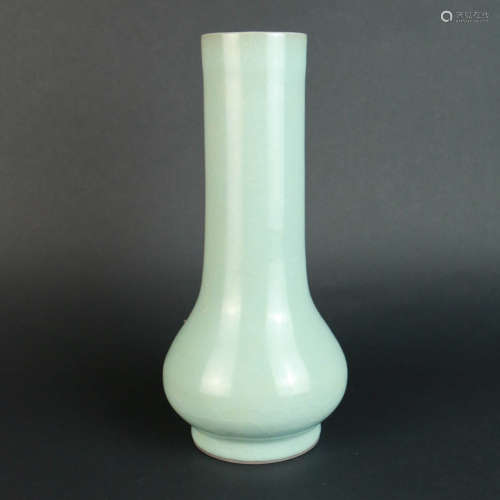 A Ge Kiln Porcelain Bottle Vase