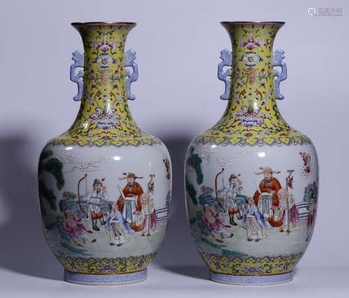 JIAQING MARK, CHINESE YELLOW GROUND FAMILLE ROSE VASE