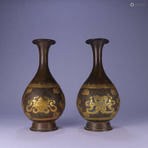 PAIR OF CHINESE GILT BRONZE VASE