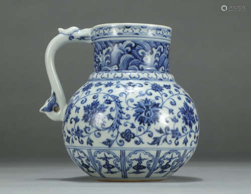 CHINESE BLUE & WHITE VASE