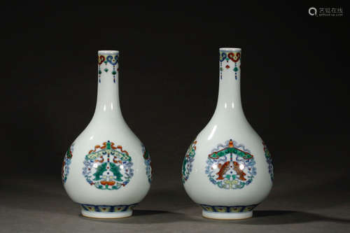 PAIR OF CHINESE DOUCAI VASE