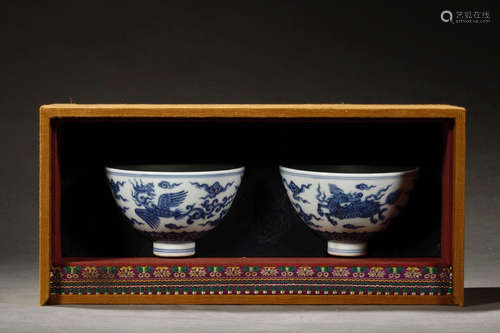 PAIR OF CHINESE BLUE & WHITE BOWL