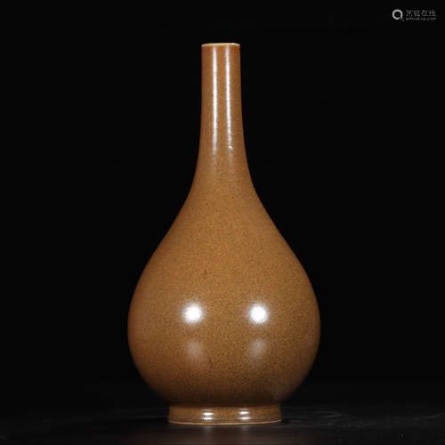 QIANLONG MARK, CHINESE TEA-DUST GLAZED VASE