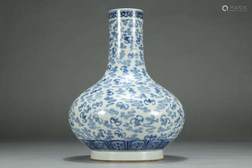 QIANLONG MARK, CHINESE BLUE & WHITE VASE