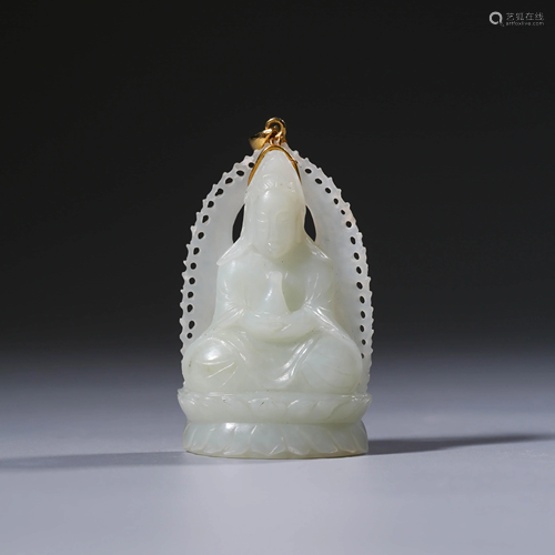 A WHITE JADE CARVED GUANYIN STATUE