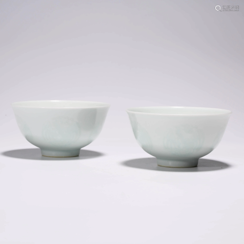 A PAIR OF WHITE GLAZED INCISED BOWLS …