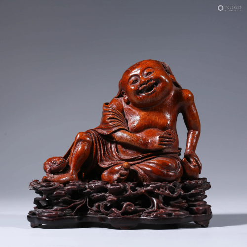 A BAMBOO CARVED FIGURE ORNAMENT