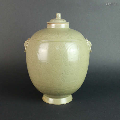 A Yue Kiln Carved Porcelian Jar