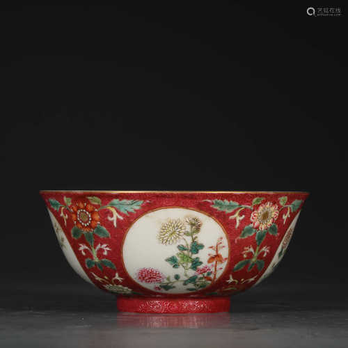 A Red Ground Knurling Floral Blue and White Inner Porcelain Bowl