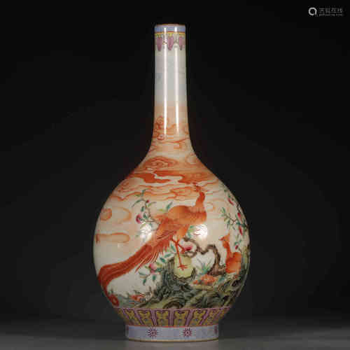 A Famille Rose Wood Grain Glaze Gild Peacock Pattern Porcelain Vase