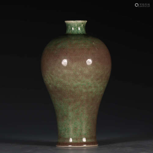 A Glazed Porcelain Meiping