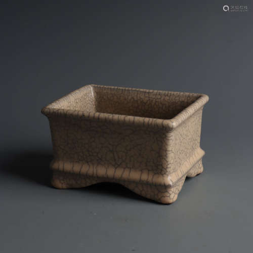 A Chinese Ge Kiln Porcelain Square Washer