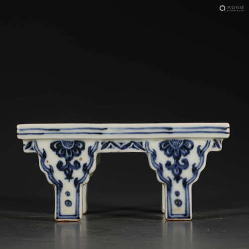 A Blue and White Twining Flowers Pattern Porcelain Stool