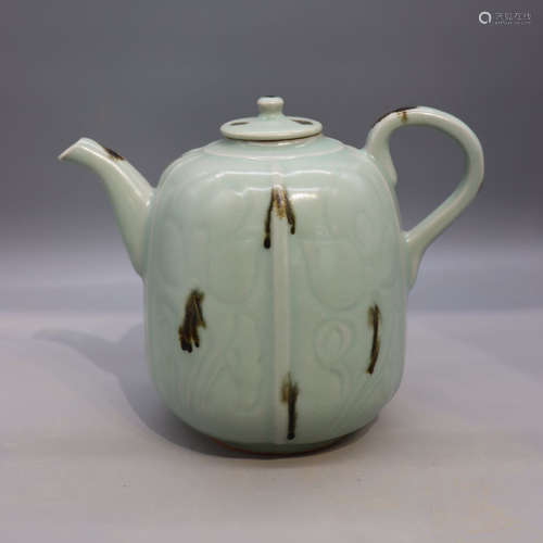 A Longquan Kiln Porcelain Ewer