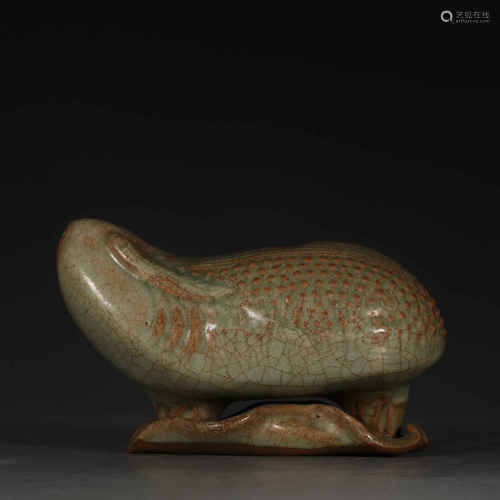 A Longquan Kiln Porcelain Toad-shaped Water Dropper