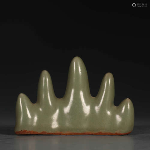 A Longquan Kiln Celadon Glaze Porcelain Brush Rack