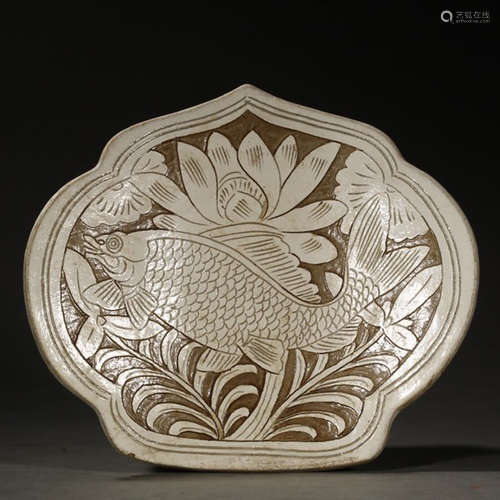 A Cizhou Kiln Floral Fish Pattern Porcelain Pillow