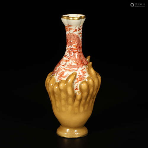 An Iron Red Dragon Pattern Gild Porcelain Buddha's Hand Shaped Vase