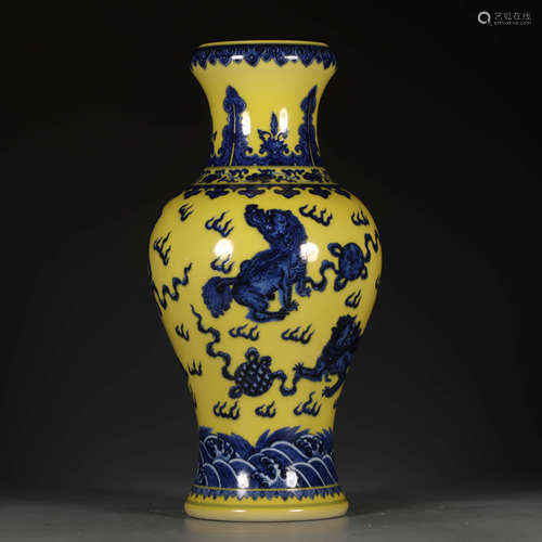 A Lemon Yellow Blue and White Floral Lion Pattern Porcelain Guanyin Vase