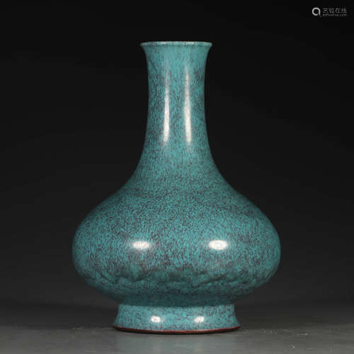 A Lujun Glazed Porcelain Vase