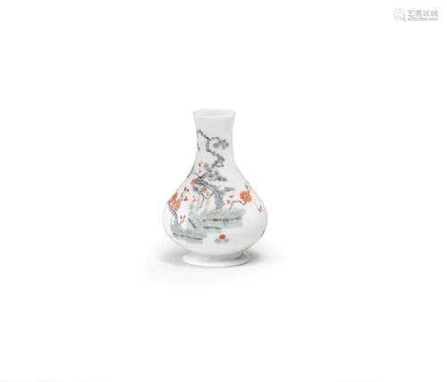 A Meissen miniature bottle, circa 1740-50