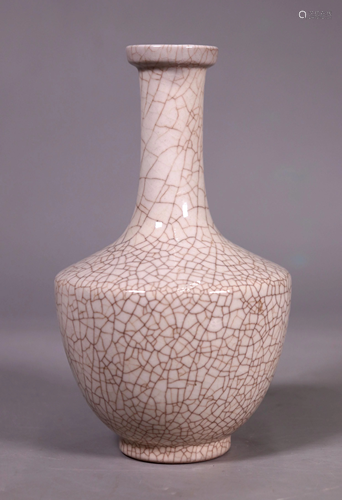 Fine Chinese 18 C Guanyao Crackle Porcelai…