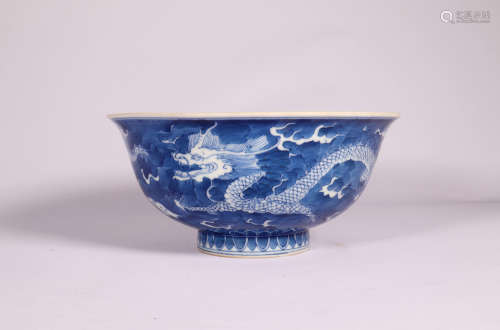 十八世纪 青花海水龙纹碗