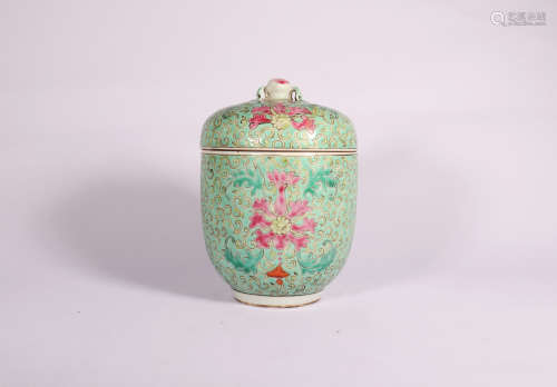 十八世纪 松石绿地花卉纹盖罐