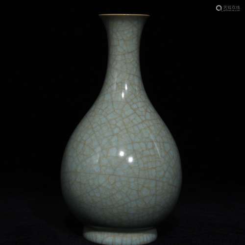 A Chinese Porcelain Ru Yao Ice Pattern Yuhuchun Vase