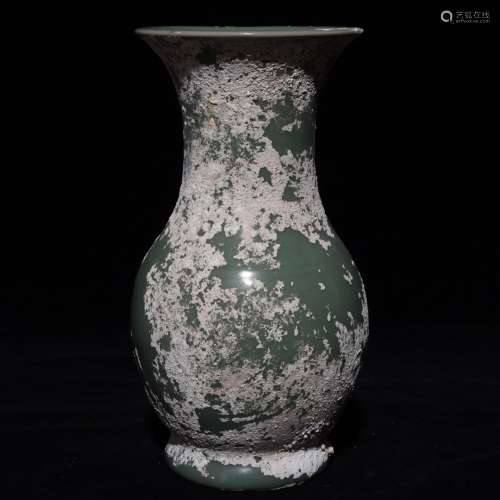 A Chinese Porcelain Longquan Yao Vase