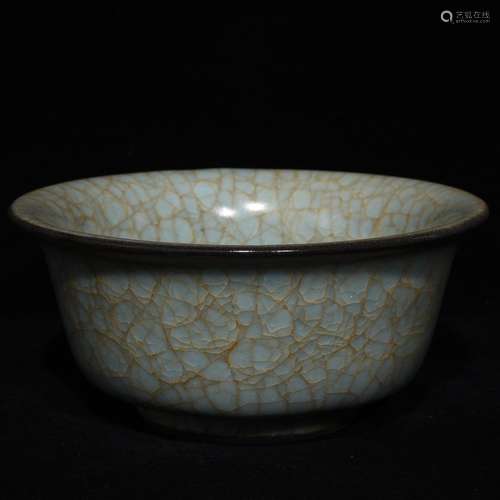 A Chinese Guan Porcelain Bowl