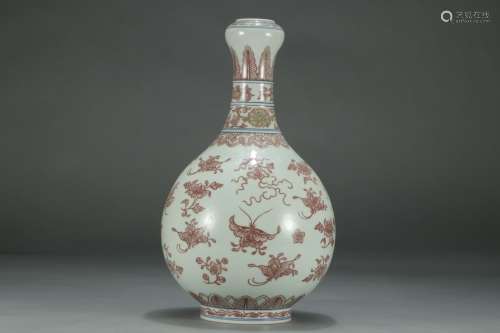 A Chinese Porcelain Underglaze Red Butterfly Carved Garlic Vase