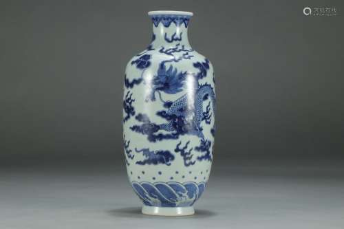 A Chinese Porcelain Blue&White Dragon Carved Vase