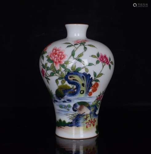 A Chinese Porcelain Enameled Gilding Flower And Bird Meiping Vase