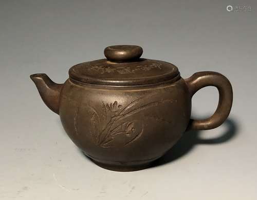 A ZISHA INCISED TEA POT