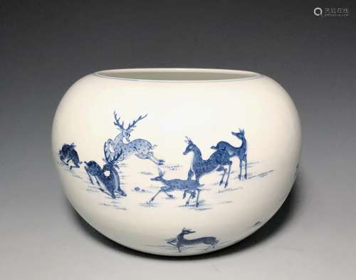 A BLUE AND WHITE JAR, XIANFENG MARK