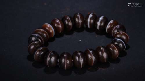 A Chinese Red Agate Bracelet