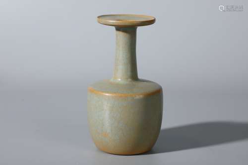 A Chinese Ru Kiln Mallet Vase