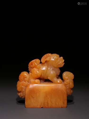 A Chinese Tianhuang Stone Beast Button Seal