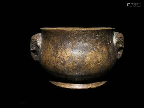 A Chinese Bronze Censer