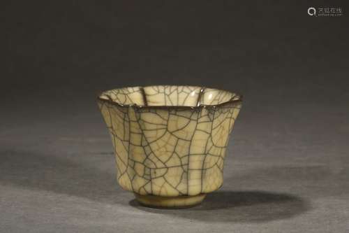 A Chinese Yellow Ge-Glazed Cup