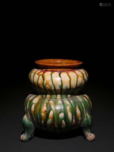 A Chinese Tang Tri-Color Glazed Ceramic Jar