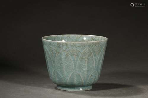 A Chinese Ru Kiln Lotus Pattern Bowl