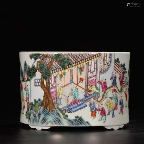 A Chinese Famille Rose Brush Pot