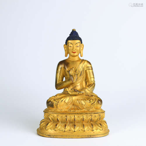 A Gilt Bronze Shakyamuni Figurine