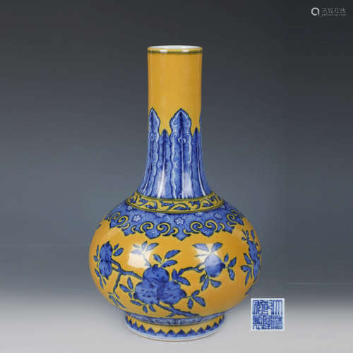 A Yellow Ground Blue And White Porcelain Vase