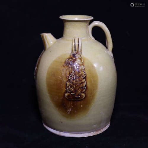 A Changsha Kiln Pasted Porcelain Ewer